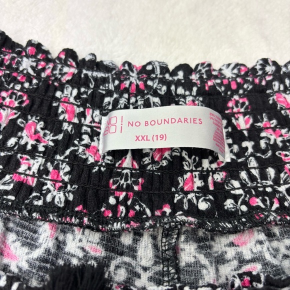 No Boundaries Black and‎ Pink Floral High Waist Shorts size XXL (19) - Picture 7 of 11
